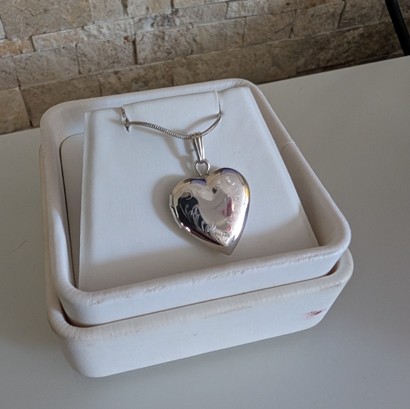 Vintage Silver Heart Locket Necklace 16" Snake Chain Y2K 90s - Picture 3 of 12